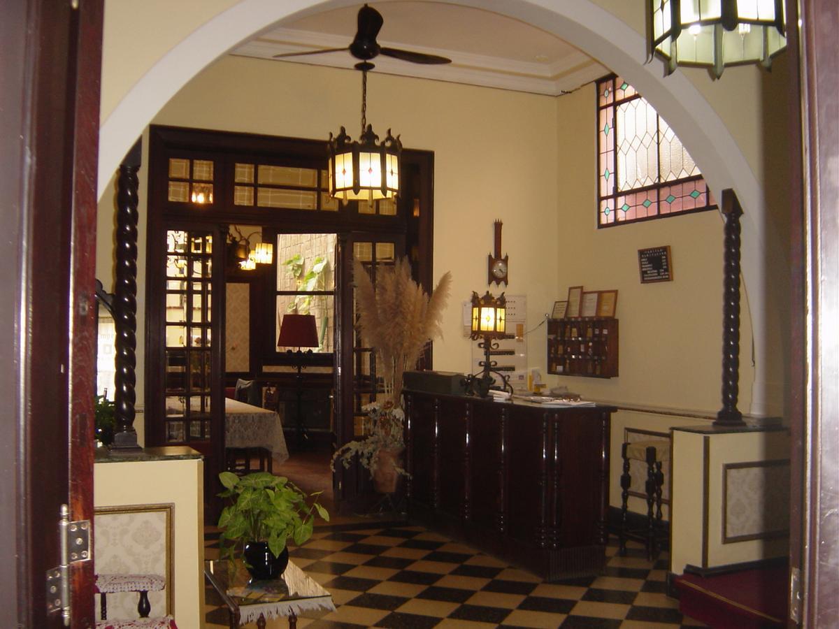 Emperatriz Hotel Familiar Санта-Фе Экстерьер фото
